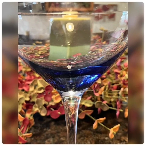 Blue Graduated Coupe Martini Glass Single - Picture 2 of 4